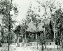 General view of the Whirlpool Wardens' Residence, taken shortly after its construction.; Agence Parcs Canada / Parks Canada Agency.
