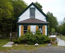 Front elevation, Britchtown School, Birchtown, 2004; Heritage Division, NS Dept. of Tourism, Culture and Heritage, 2004.