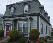 Geldert House, Old Town Lunenburg, front and east façade, 2004; Heritage Division, Nova Scotia Department of Tourism, Culture and Heritage, 2004